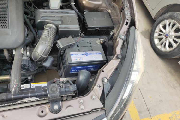 Used JAC Group Refine M2 2013 1.5L Manual Luxury 5-Seater Engine Bay Left
