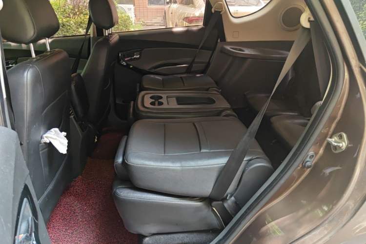 Used JAC Group Refine M2 2013 1.8L Manual Luxury 7-Seater Left Rear Seat