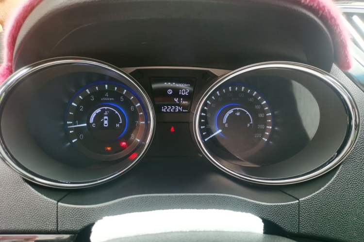 Used JAC Group Refine M2 2013 1.5L Manual Comfort Model 5 Seats Odometer Close Up