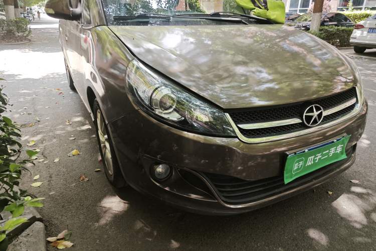 Used JAC Group Refine M2 2013 1.8L Manual Luxury 7-Seater Right Front Headlight