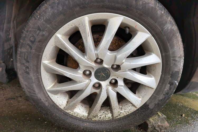 Used JAC Group Refine M2 2013 1.5L Manual Comfort Model 5 Seats Right Front Wheel Hub