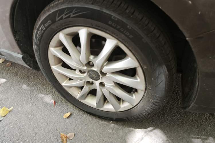 Used JAC Group Refine M2 2013 1.8L Manual Luxury 7-Seater Right Front Wheel Hub