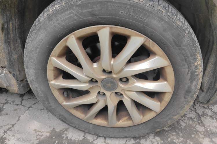 Used JAC Group Refine M2 2013 1.5L Manual Comfort Model 5 Seats Right Front Wheel Hub