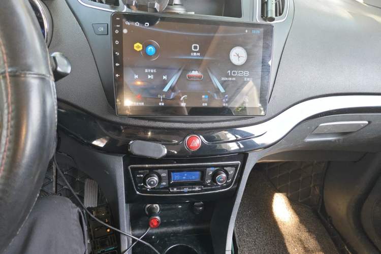 Used JAC Group Refine M2 2013 1.8L Manual Luxury Smart 7-Seater Audio And AC Panel