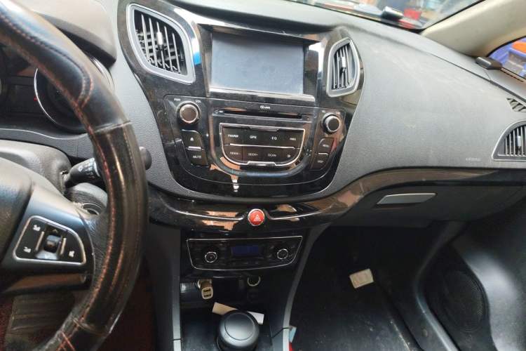 Used JAC Group Refine M2 2013 1.5L Manual Luxury 5-Seater Audio And AC Panel