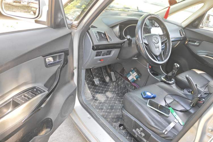 Used JAC Group Refine M2 2013 1.8L Manual Luxury Smart 7-Seater Driver Seat