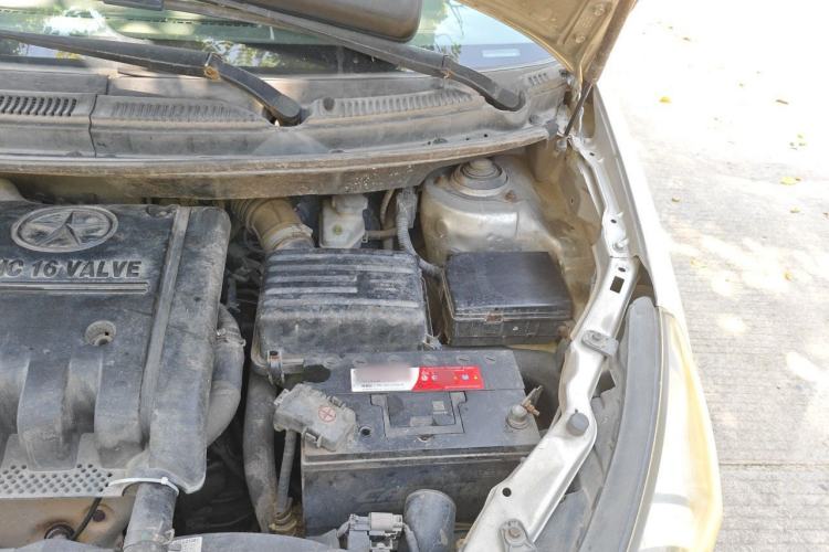 Used JAC Group Refine M2 2013 1.8L Manual Luxury Smart 7-Seater Engine Bay Left