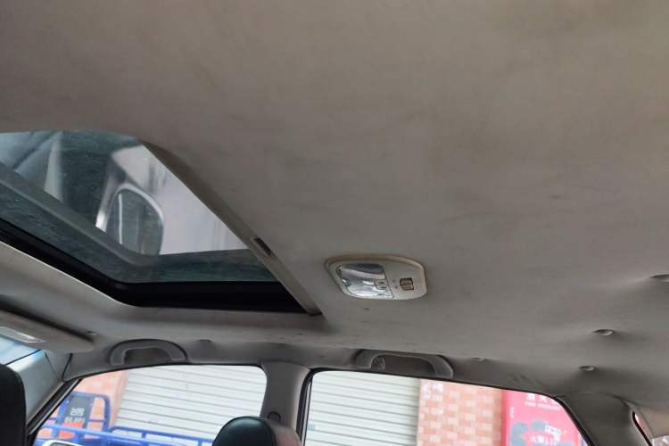 Used JAC Group Refine M2 2013 1.5L Manual Luxury 5-Seater Headliner