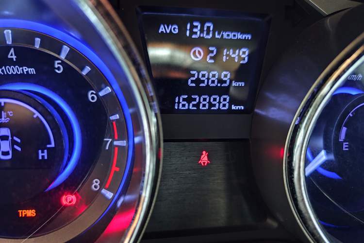 Used JAC Group Refine M2 2013 1.5L Manual Luxury 5-Seater Odometer Close Up