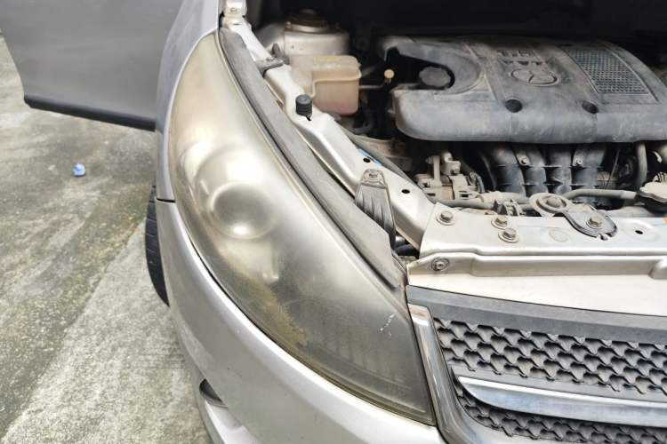 Used JAC Group Refine M2 2013 1.5L Manual Luxury 5-Seater Right Front Headlight
