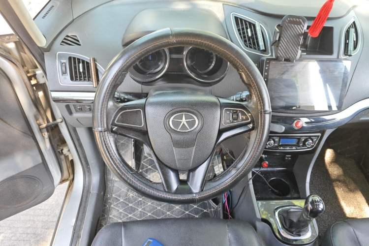 Used JAC Group Refine M2 2013 1.8L Manual Luxury Smart 7-Seater Steering Wheel