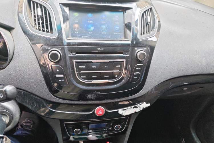 Used JAC Group Refine M2 2013 1.5L Manual Luxury 5-Seater Audio And AC Panel