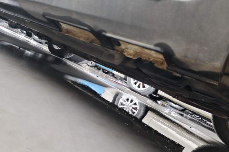 Used JAC Group Refine M2 2013 1.8L Automatic Luxury 7-Seater Chassis Rear Left