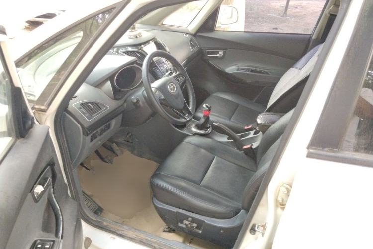 Used JAC Group Refine M2 2013 1.8L Manual Luxury Smart Model 5 Seats Driver Seat