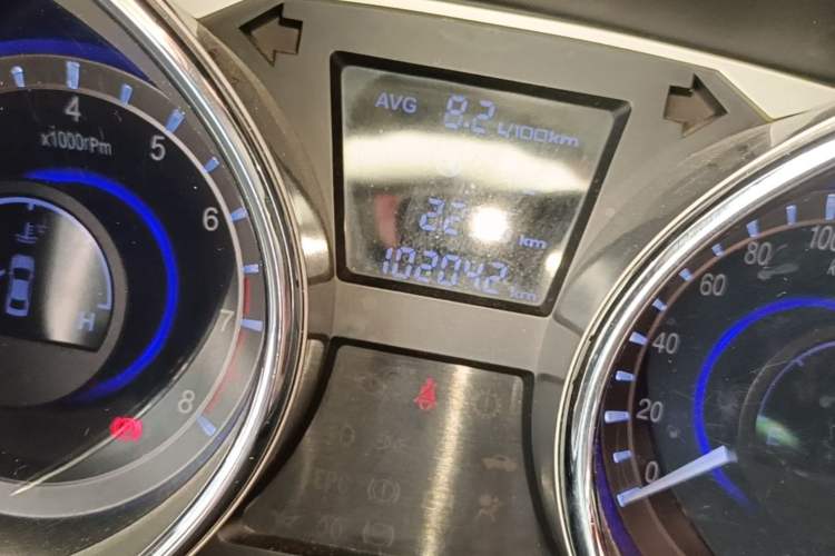 Used JAC Group Refine M2 2013 1.5L Manual Comfort Model 5 Seats Odometer Close Up