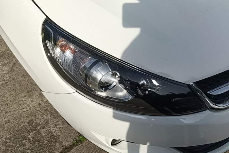Used JAC Group Refine M2 2013 1.5L Manual Comfort Model 5 Seats Right Front Headlight