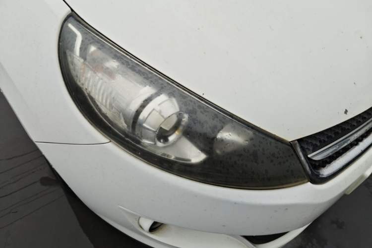 Used JAC Group Refine M2 2013 1.8L Automatic Luxury 7-Seater Right Front Headlight