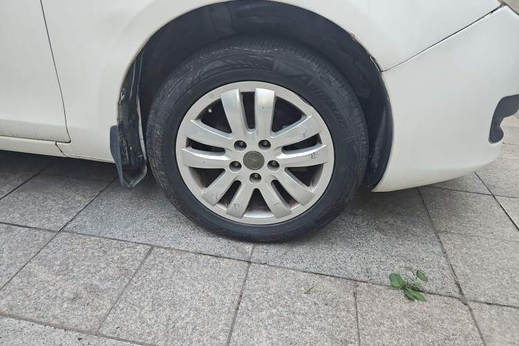 Used JAC Group Refine M2 2013 1.5L Manual Comfort Model 5 Seats Right Front Wheel Hub