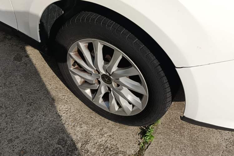 Used JAC Group Refine M2 2013 1.5L Manual Comfort Model 5 Seats Right Front Wheel Hub