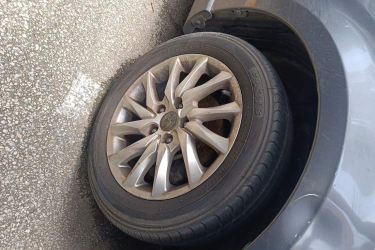 Used JAC Group Refine M2  Right Front Wheel Hub