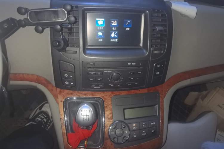 Used JAC Group Refine M5 2012 2.0T Gasoline Manual Business Edition Audio And AC Panel