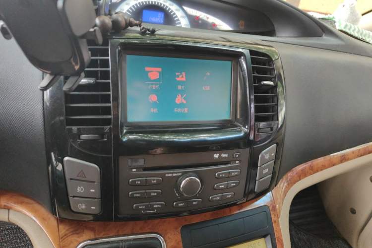 Used JAC Group Refine M5 2012 2.0T Gasoline Manual Business Edition Audio And AC Panel