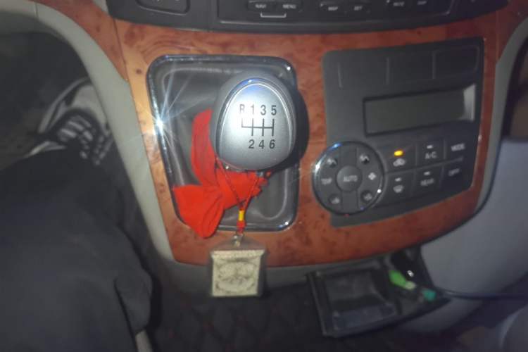 Used JAC Group Refine M5 2012 2.0T Gasoline Manual Business Edition Gear Lever