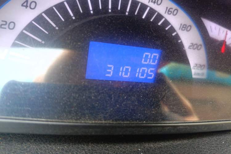 Used JAC Group Refine M5 2012 1.9T Diesel Manual Business Edition Odometer Close Up
