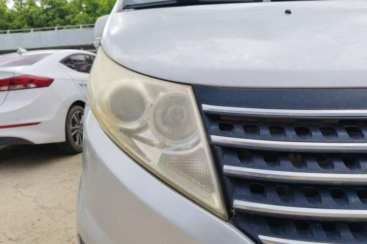 Used JAC Group Refine M5 2012 2.0T Gasoline Manual Business Edition Right Front Headlight