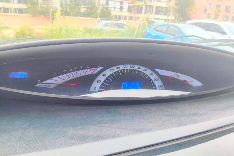 Used JAC Group Refine M5 2012 2.0T Gasoline Automatic Business Edition Instrument Cluster