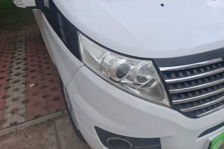 Used JAC Group Refine M5 2012 2.0T Gasoline Automatic Business Edition Right Front Headlight