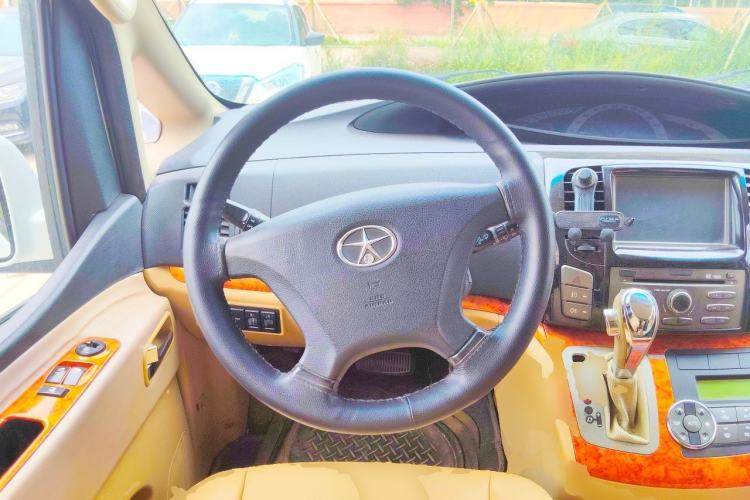 Used JAC Group Refine M5 2012 2.0T Gasoline Automatic Business Edition Steering Wheel