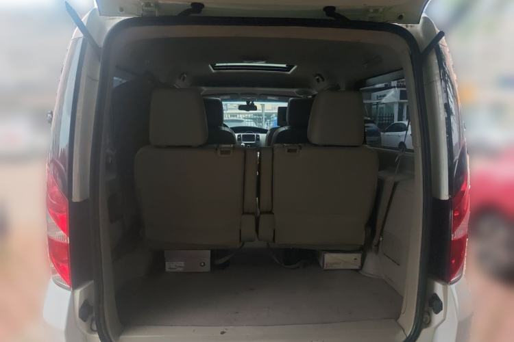 Used JAC Group Refine M5 2012 2.0T Gasoline Automatic Business Edition Trunk