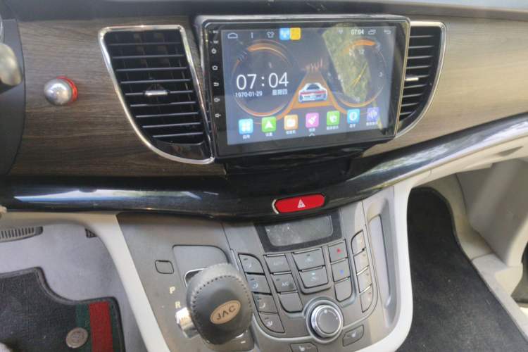 Used JAC Group Refine M5 2013 2.0T Gasoline Automatic Business Edition Audio And AC Panel