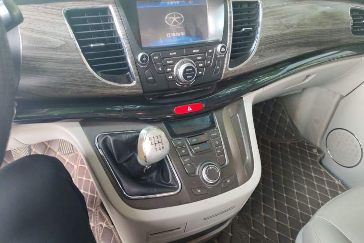 Used JAC Group Refine M5 2013 2.0T Gasoline Manual Business Edition Audio And AC Panel