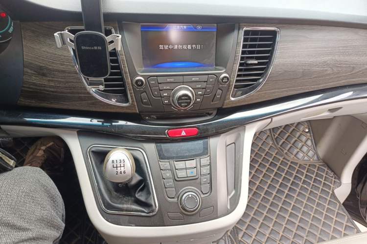 Used JAC Group Refine M5 2013 2.0T Gasoline Manual Business Edition Audio And AC Panel