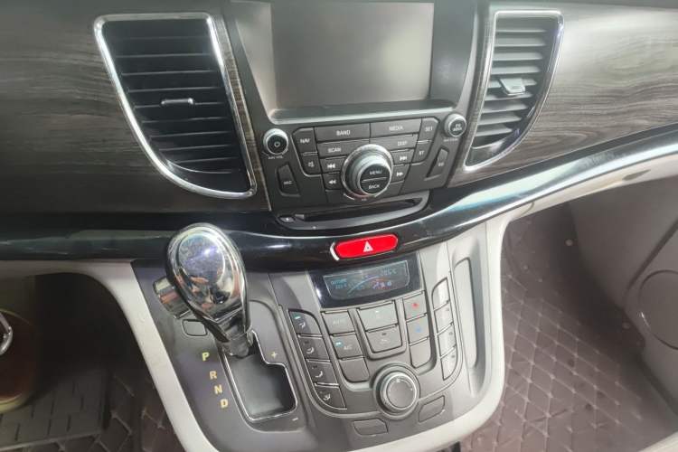 Used JAC Group Refine M5 2013 2.0T Gasoline Automatic Business Edition Audio And AC Panel