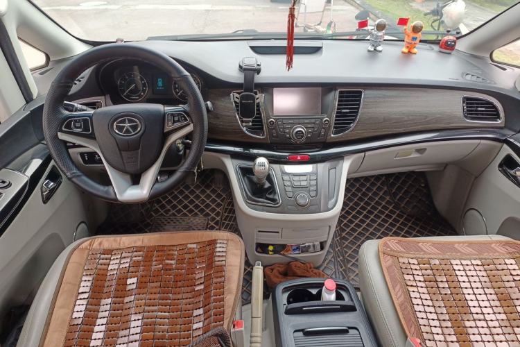 Used JAC Group Refine M5 2013 2.0T Gasoline Manual Business Edition Center Console