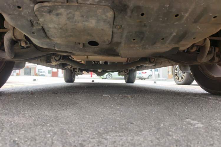 Used JAC Group Refine M5 2013 2.0T Gasoline Manual Business Edition Chassis Front