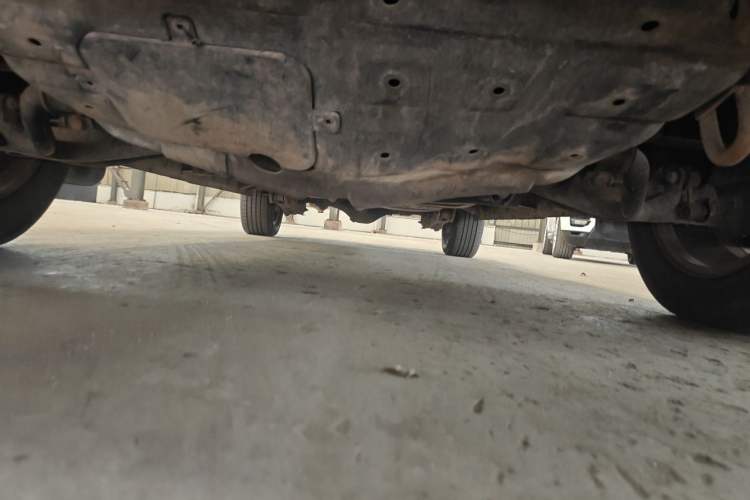 Used JAC Group Refine M5 2013 2.0T Gasoline Automatic Business Edition Chassis Front