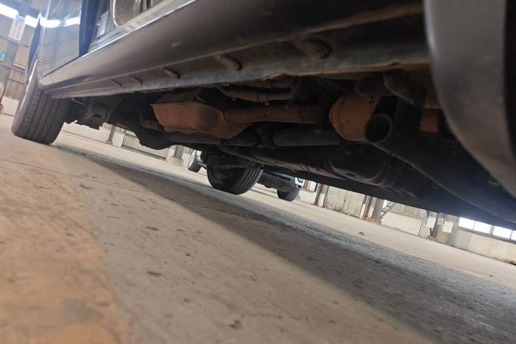 Used JAC Group Refine M5 2013 2.0T Gasoline Automatic Business Edition Chassis Front Right