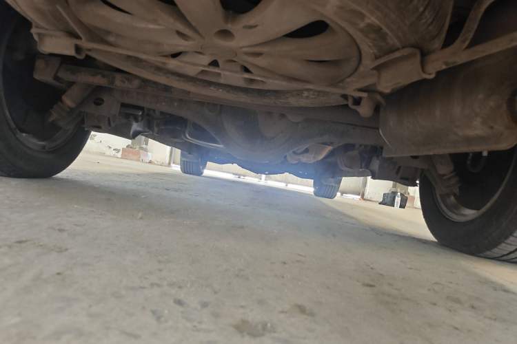 Used JAC Group Refine M5 2013 2.0T Gasoline Automatic Business Edition Chassis Rear