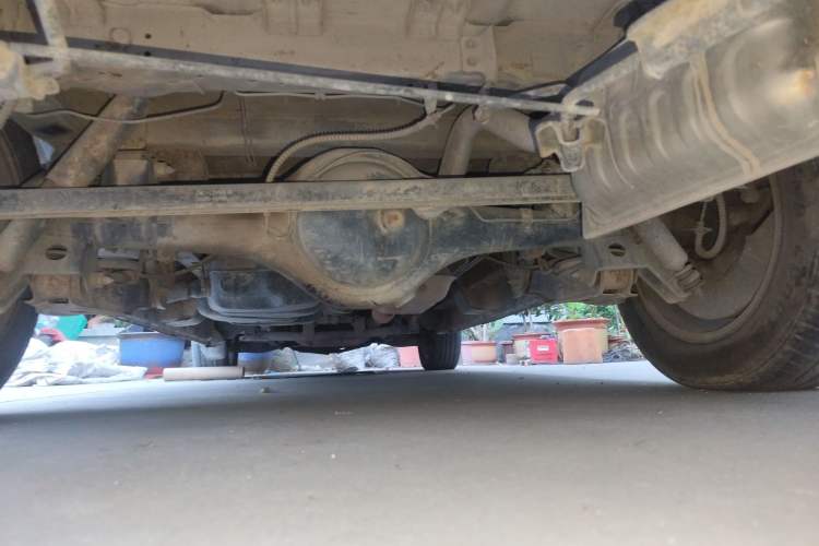 Used JAC Group Refine M5 2013 2.0T Gasoline Automatic Business Edition Chassis Rear