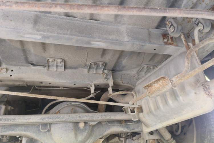 Used JAC Group Refine M5 2013 2.0T Gasoline Automatic Business Edition Chassis Rear