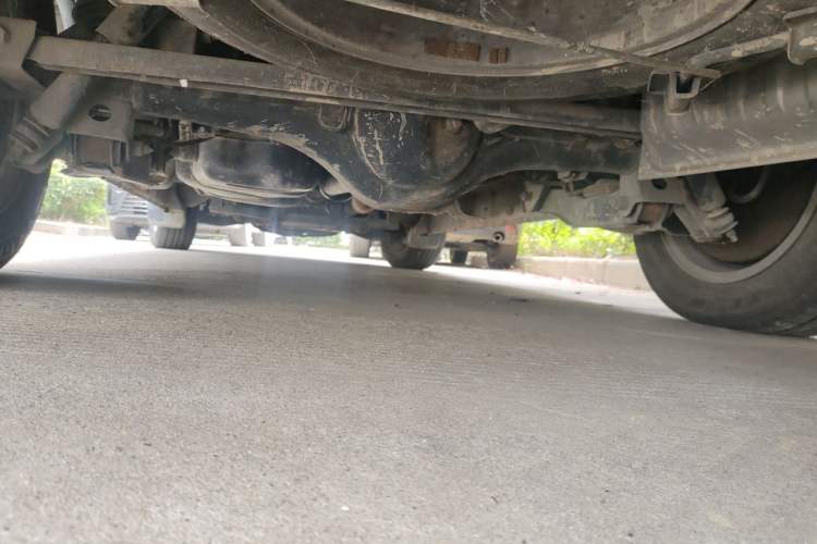 Used JAC Group Refine M5 2013 2.0T Gasoline Automatic Business Edition Chassis Rear