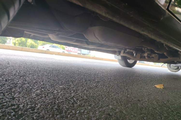 Used JAC Group Refine M5 2013 2.0T Gasoline Manual Business Edition Chassis Rear Right