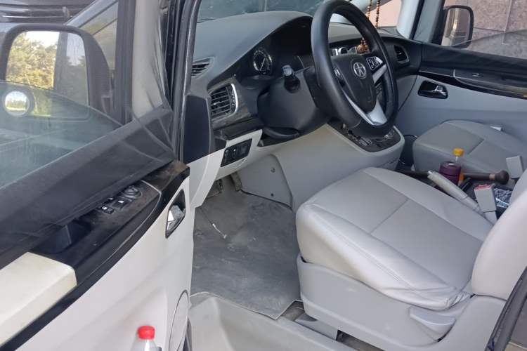 Used JAC Group Refine M5 2013 2.0T Gasoline Automatic Business Edition Driver Seat