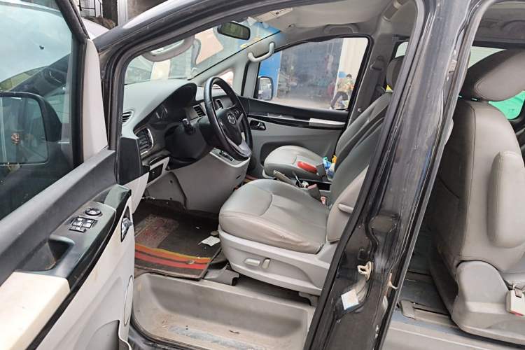 Used JAC Group Refine M5 2013 2.0T Gasoline Automatic Business Edition Driver Seat