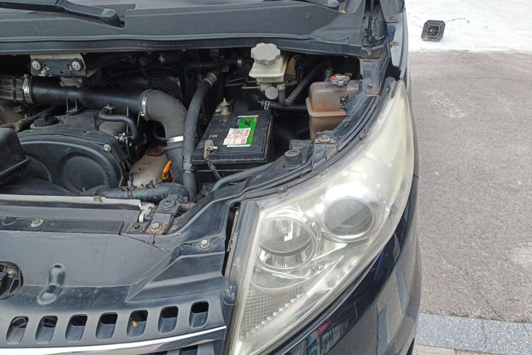 Used JAC Group Refine M5 2013 2.0T Gasoline Manual Business Edition Engine Bay Left