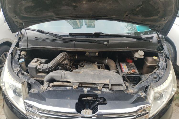 Used JAC Group Refine M5 2013 2.0T Gasoline Automatic Business Edition Engine Bay